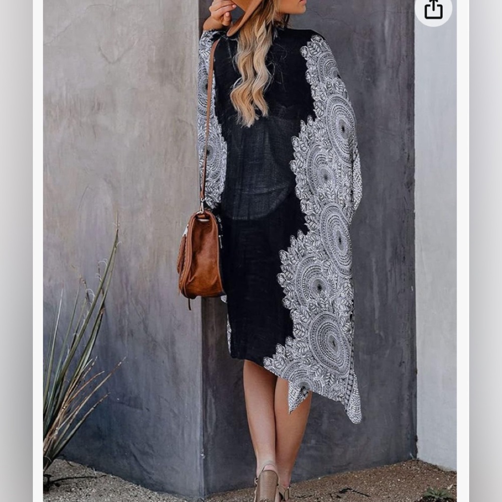 NWT Moss Rose Black and White Cover Up Kimono
